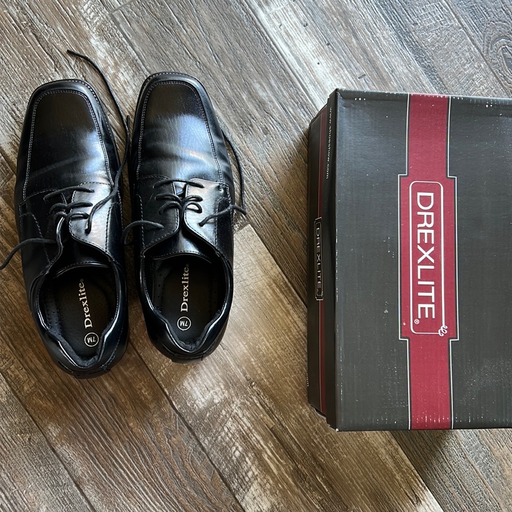 Men’s size 7M Drexlite Dress Shoe